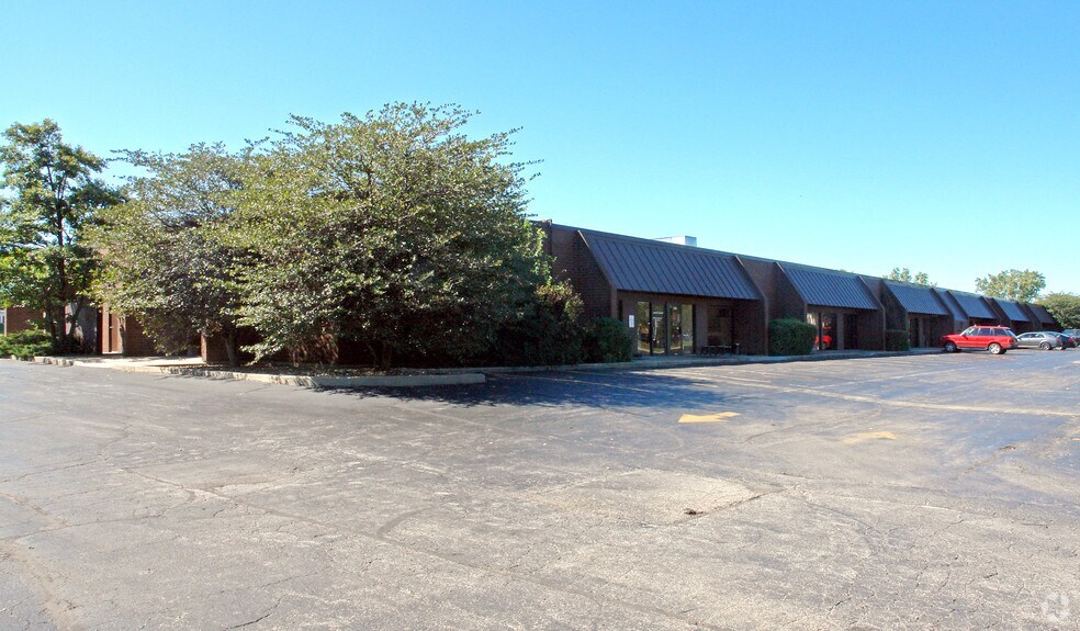 281-339 Messner Dr, Wheeling, IL à louer - Photo du bâtiment - Image 3 de 6