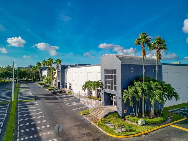More details for 7620 NW 25th St, Miami, FL - Industrial for Lease