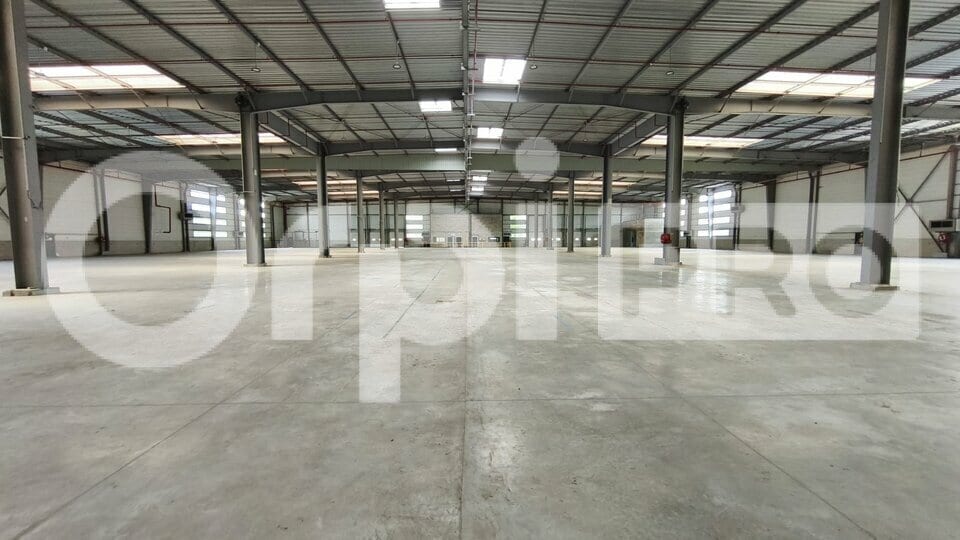 Industrial in Saint-Michel-sur-Orge for lease Interior Photo- Image 1 of 6