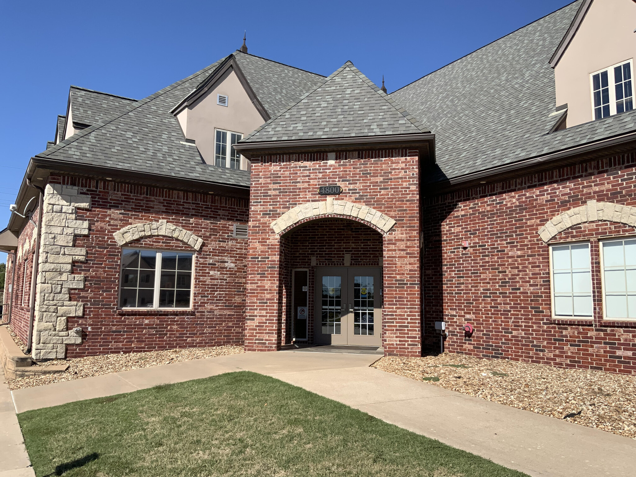 4800 W San Antonio St, Broken Arrow, OK for lease Building Photo- Image 1 of 8