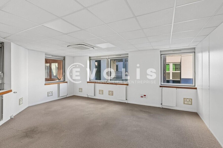 Office in Fontenay Sous Bois for lease - Interior Photo - Image 2 of 6