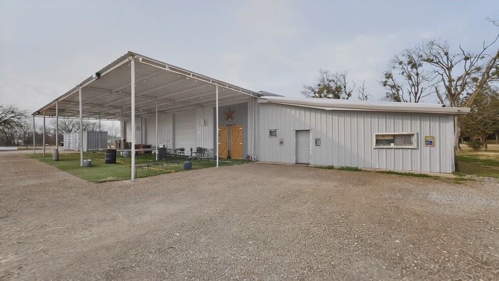 700 E Main St, Richland, TX à vendre - Vidéo sur l’inscription commerciale - Image 2 de 46