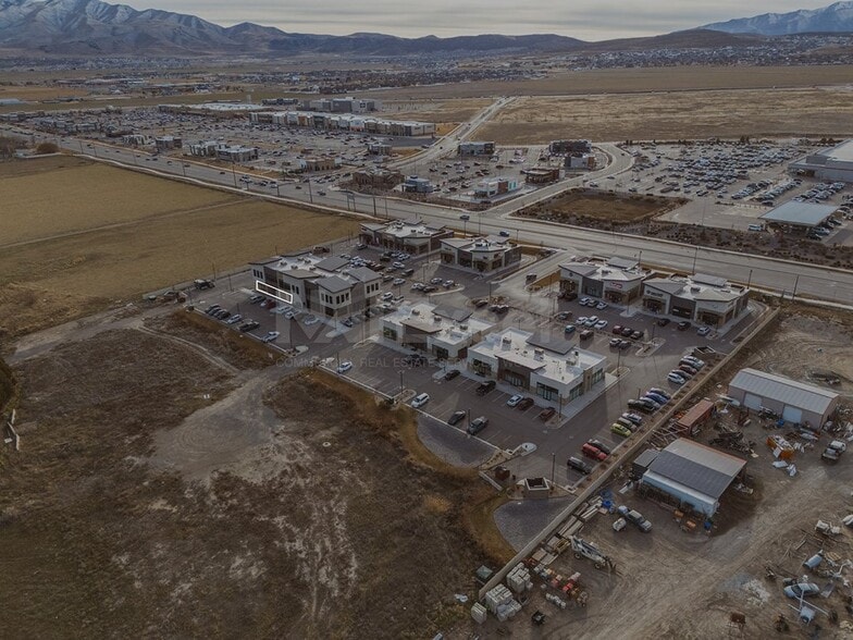 1022 N Redwood Rd, Saratoga Springs, UT for lease - Building Photo - Image 3 of 4