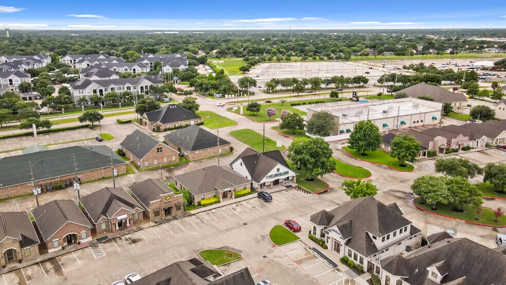 21406 Provincial Blvd, Katy, TX à vendre - Photo du bâtiment - Image 3 de 27