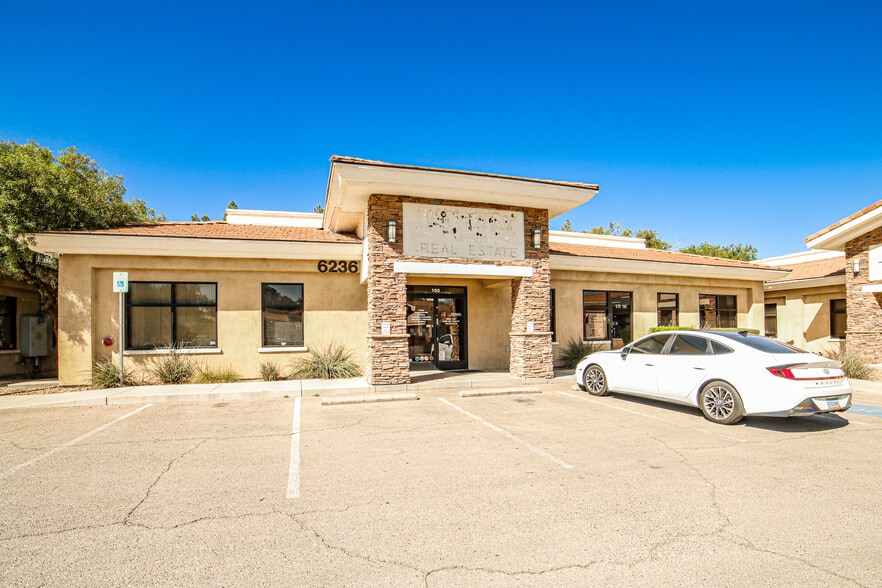 6236 W Desert Inn Rd, Las Vegas, NV for lease - Building Photo - Image 1 of 1