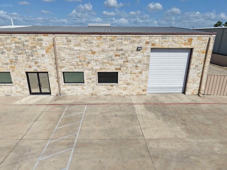 13711 Immanuel Rd, Pflugerville, TX for lease - Building Photo - Image 3 of 14