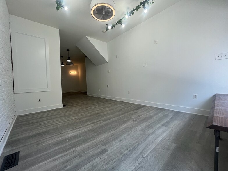 616 S 6th St, Philadelphia, PA for sale - Building Photo - Image 3 of 13