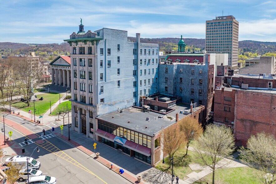 84 Court St, Binghamton, NY à vendre - Photo du bâtiment - Image 2 de 4