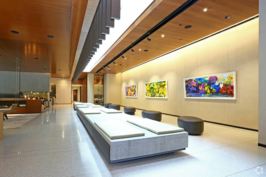 600 11th Ave, New York, NY for lease - Lobby - Image 2 of 6