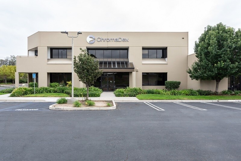 10005-10015 Muirlands Blvd, Irvine, CA à louer - Photo du bâtiment - Image 3 de 5