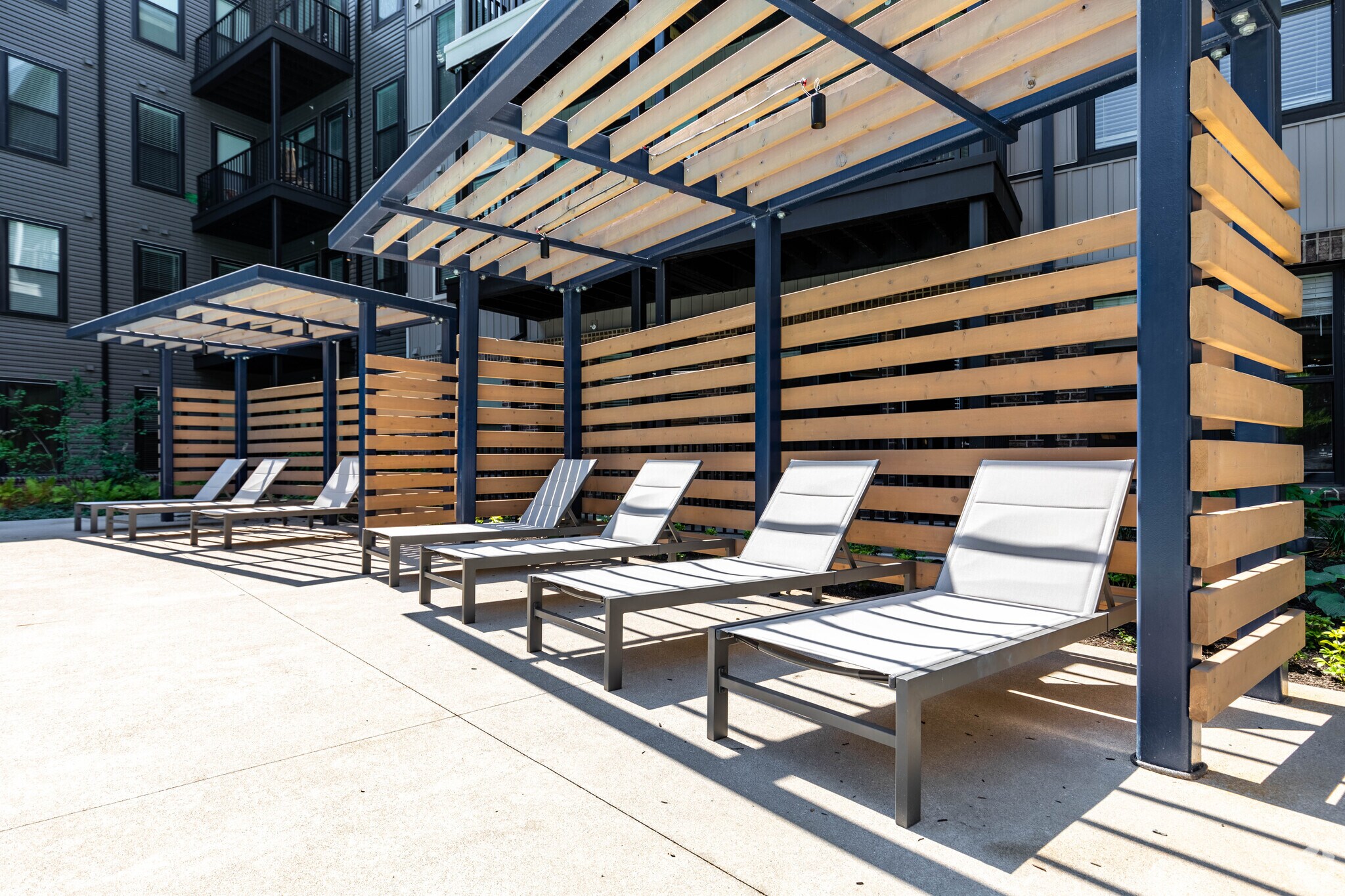 555 W 5th Ave, Columbus, OH à louer Photo du bâtiment- Image 1 de 16