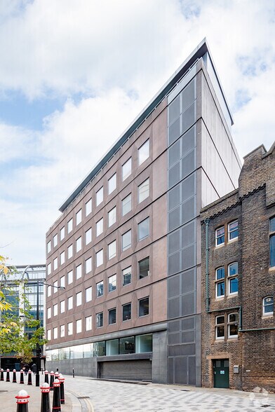 9-13 St Andrew St, Londres à louer - Photo du bâtiment - Image 2 de 3