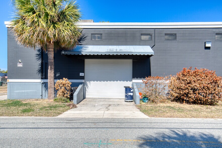 566 Ballough Rd, Daytona Beach, FL à louer - Photo du bâtiment - Image 3 de 20