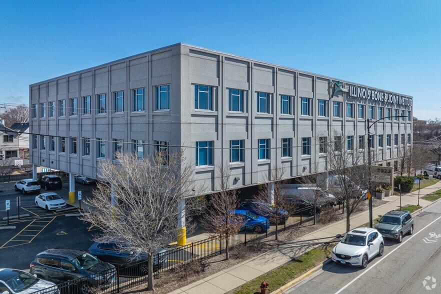 2923 N California Ave, Chicago, IL for lease - Building Photo - Image 1 of 10