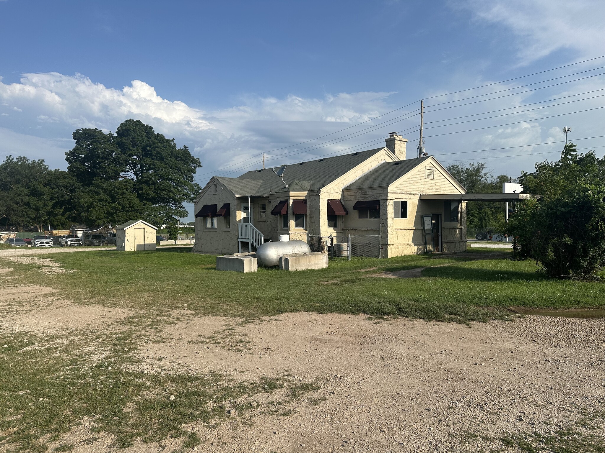 4048 E Kearney St, Springfield, MO for sale Primary Photo- Image 1 of 1