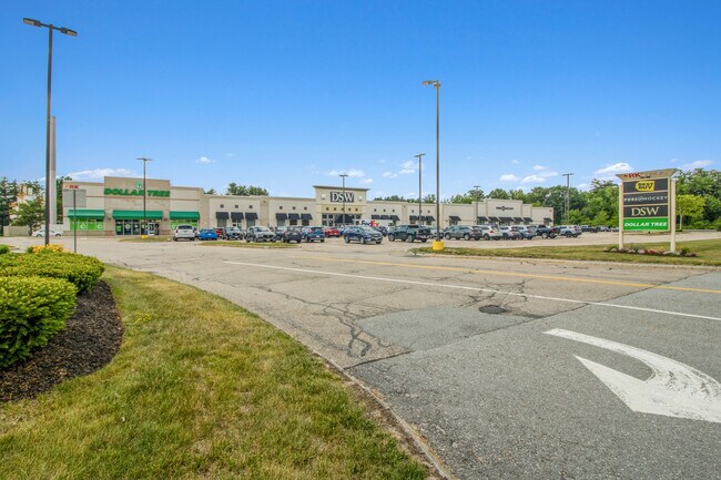 Plus de détails pour 728 Donald Lynch Blvd, Marlborough, MA - Commerce de détail à vendre