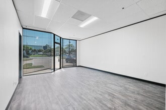 2020 Rutland Dr, Austin, TX à louer Photo intérieure- Image 2 de 9