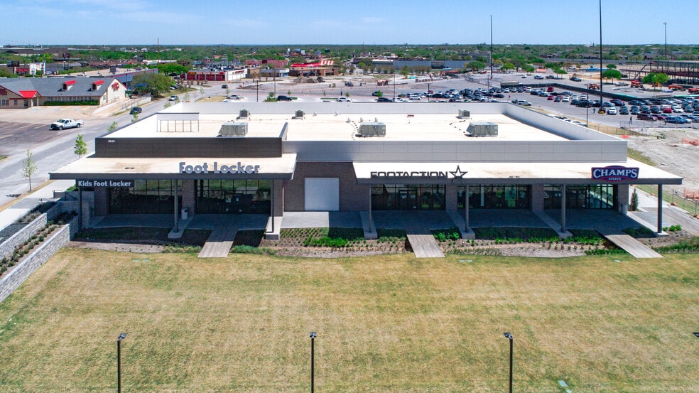 3662 W Camp Wisdom Rd, Dallas, TX for lease - Building Photo - Image 2 of 10