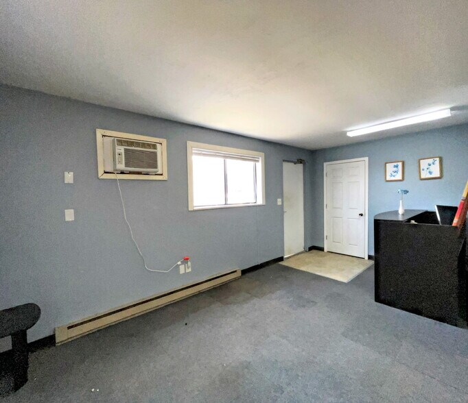 1802 Vandiver Dr, Columbia, MO à louer - Photo du bâtiment - Image 2 de 10