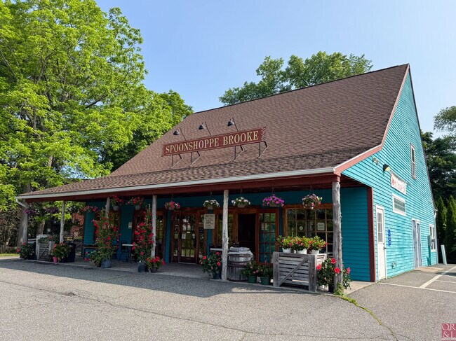 More details for 1320 E Main St, Meriden, CT - Retail for Sale