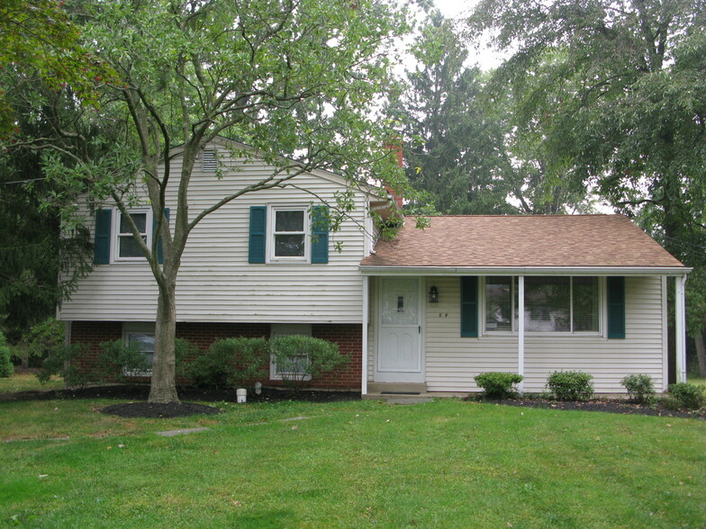 84 Franklin Corner Rd, Lawrence Township, NJ à vendre - Photo principale - Image 1 de 1