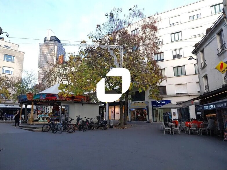 13 Rue Contrescarpe, Nantes à louer - Photo du bâtiment - Image 3 de 4