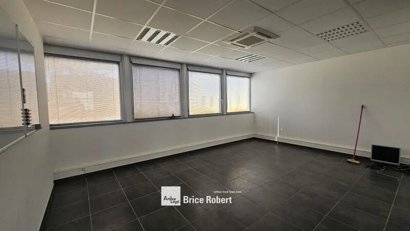 23 Rue Lavoisier, Chassieu à louer - Photo intérieure - Image 2 de 6