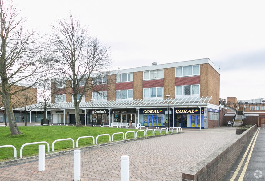 2-34 West Walk, Yate à louer - Photo du bâtiment - Image 2 de 18