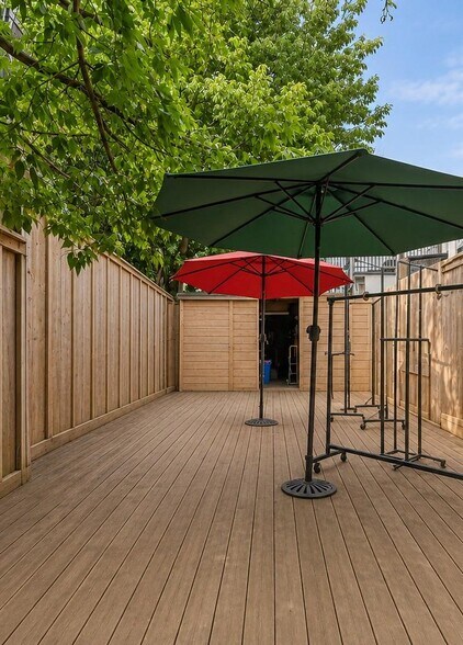 193 1/2 Baldwin St, Toronto, ON à vendre - Photo du bâtiment - Image 2 de 6