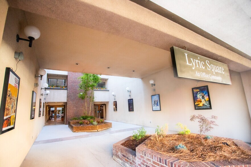 1302 Noble St, Anniston, AL à louer - Photo du bâtiment - Image 3 de 11