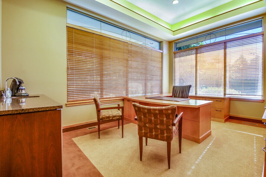 659 W Hamilton Ave, Eau Claire, WI à vendre - Photo intérieure - Image 3 de 56