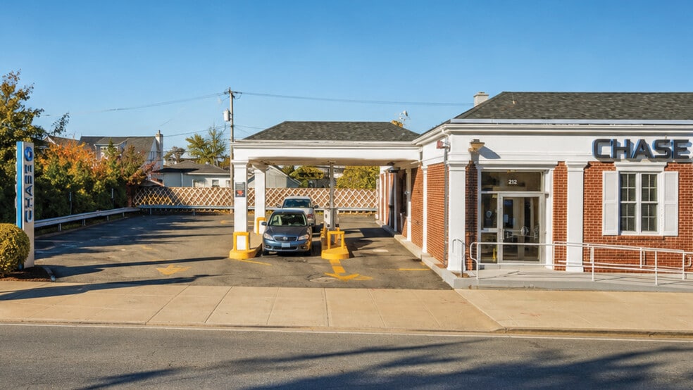 212 Long Beach Blvd, Island Park, NY for sale - Building Photo - Image 3 of 4