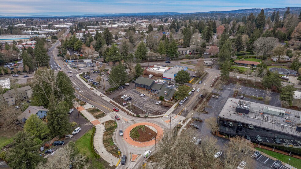 9225 SW Allen Rd, Portland, OR à vendre - Photo du bâtiment - Image 2 de 14