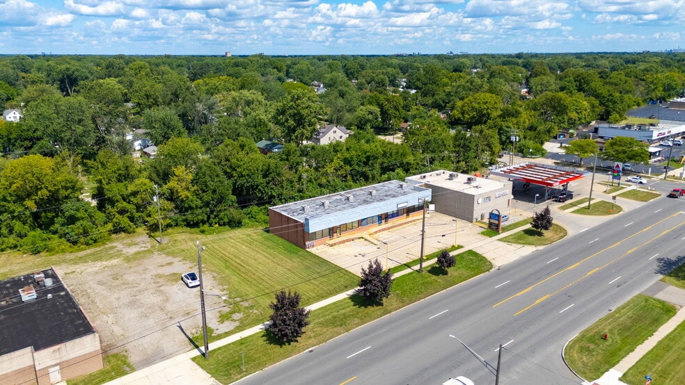 25436-25472 Van Born Rd, Dearborn Heights, MI for lease - Building Photo - Image 2 of 10