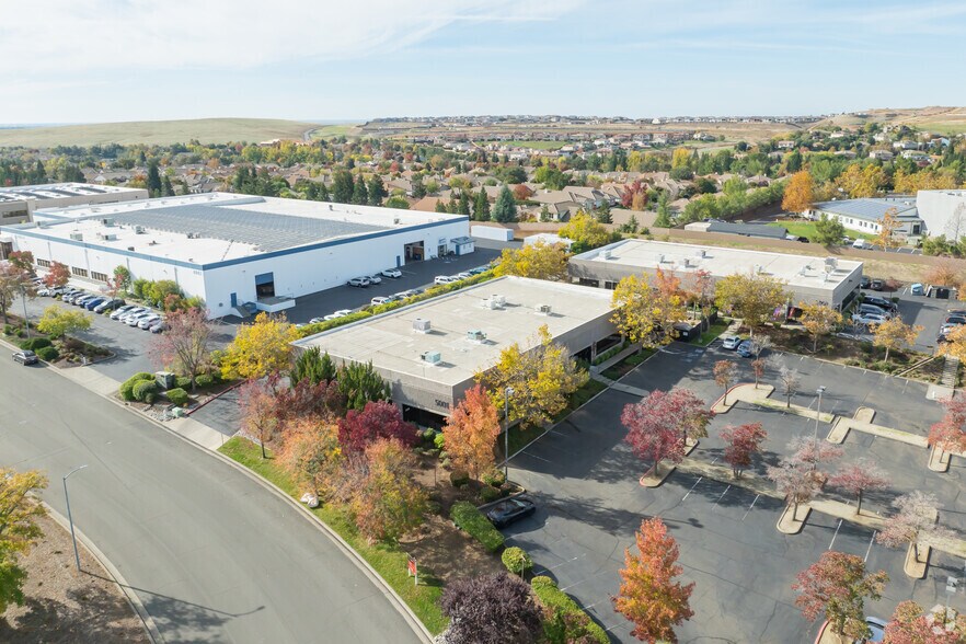 5001 Windplay Dr, El Dorado Hills, CA à vendre - Aérien - Image 3 de 4