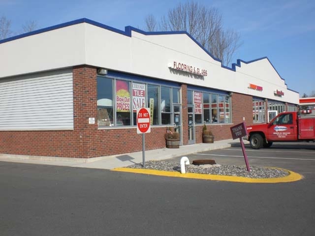 304 Sandown Rd, East Hampstead, NH for lease - Primary Photo - Image 1 of 22