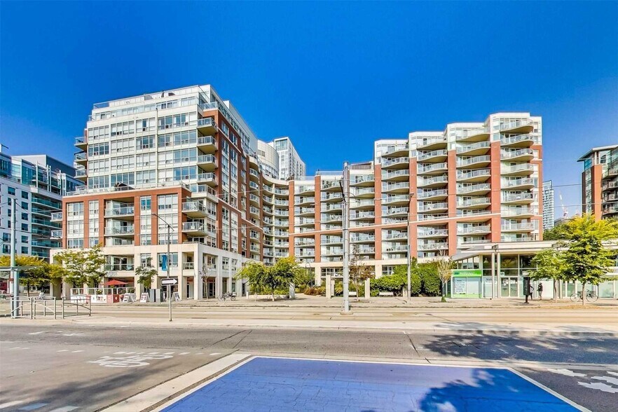 550 Queens Quay Blvd, Toronto, ON for sale - Building Photo - Image 1 of 1