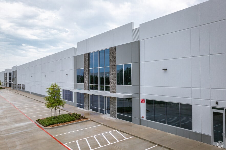 5860 W Fuqua St, Houston, TX for lease - Building Photo - Image 3 of 5