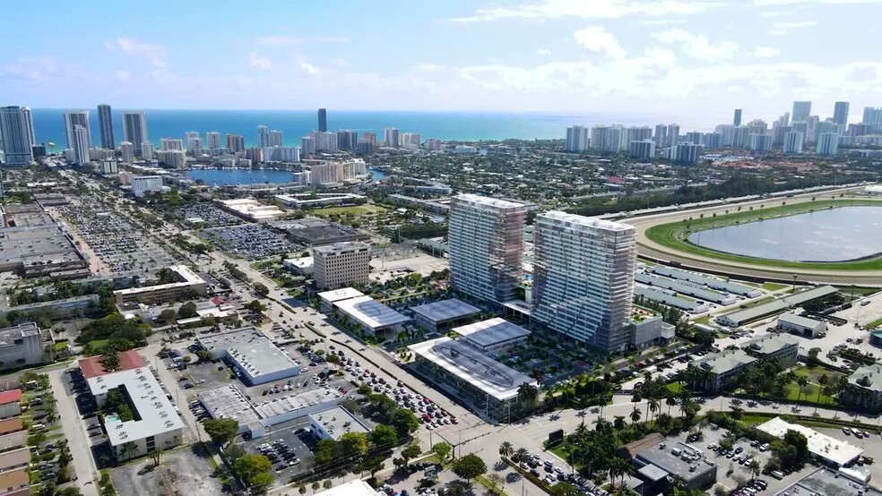 1000-1100 E Hallandale Beach Blvd, Hallandale Beach, FL à vendre - Vidéo sur l’inscription commerciale - Image 1 de 52