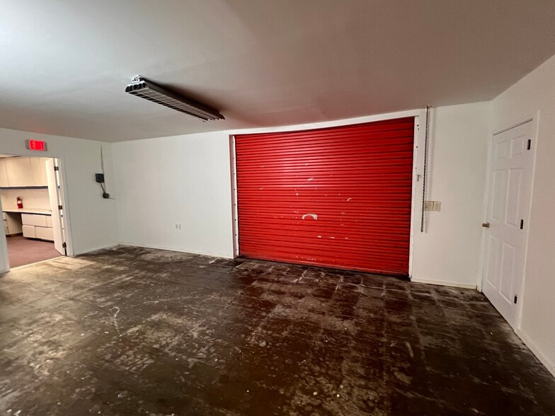 5072 Edgewater Dr, Orlando, FL for lease - Interior Photo - Image 3 of 11