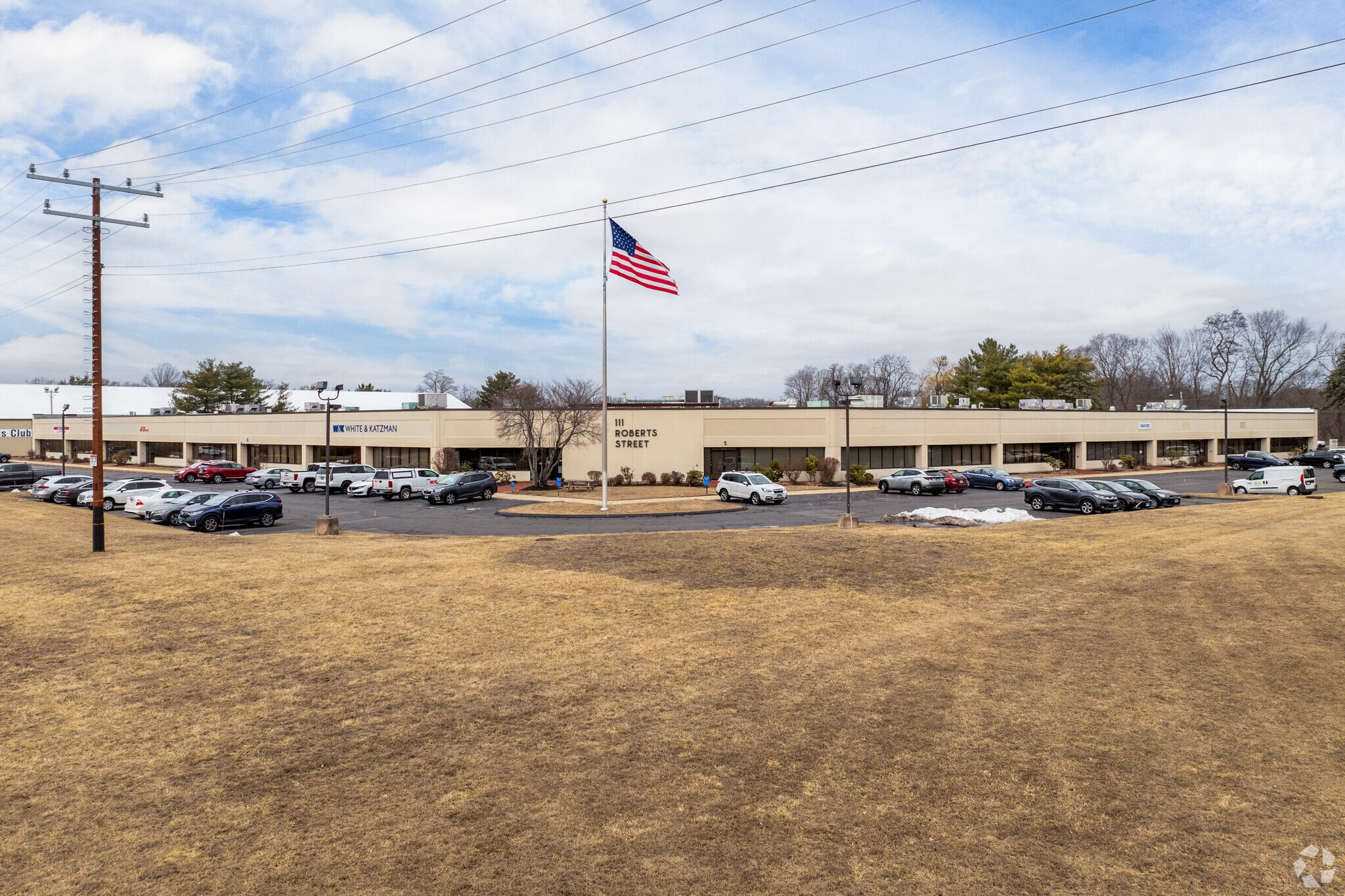 111-121 Roberts St, East Hartford, CT for lease Primary Photo- Image 1 of 10