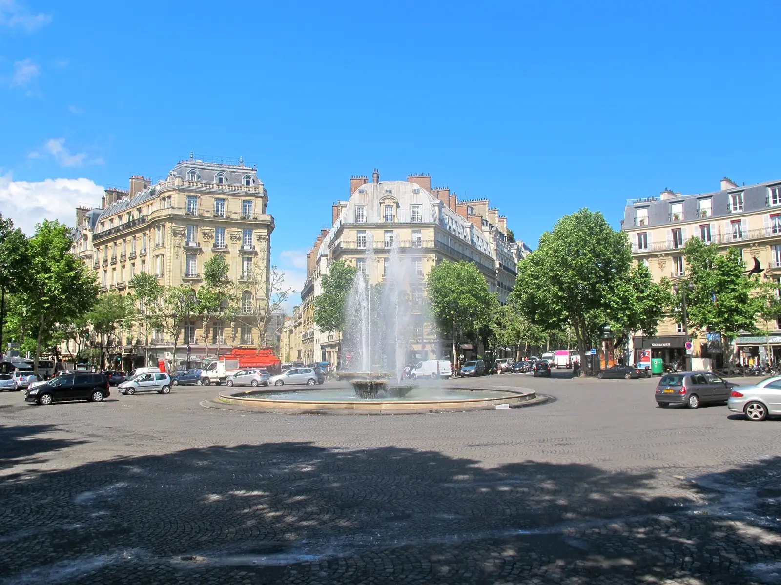 Multifamily in Paris for sale Building Photo- Image 1 of 2