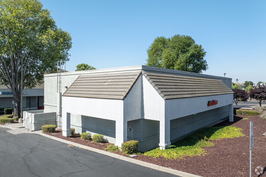 2595 Main St, Oakley, CA à vendre - Photo du bâtiment - Image 3 de 6