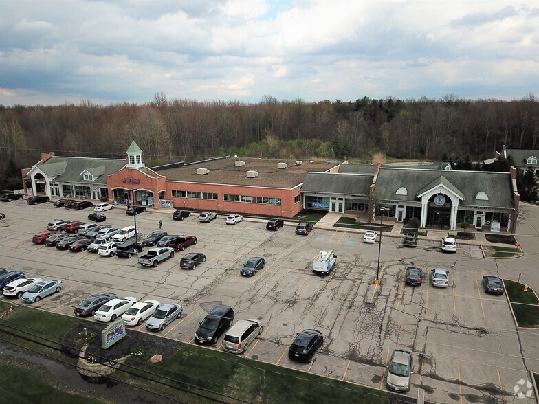 8560-8586 E Washington St, Chagrin Falls, OH for lease - Primary Photo - Image 3 of 9