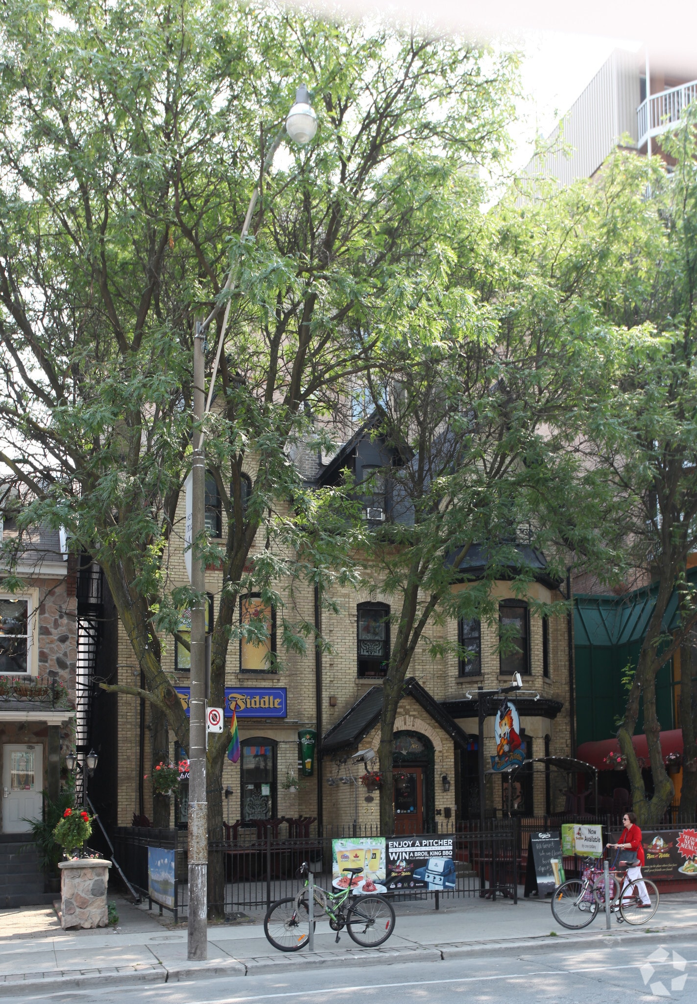 27 Wellesley St E, Toronto, ON for lease Primary Photo- Image 1 of 3