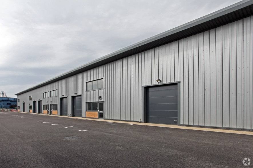 Kembrey St, Swindon for lease - Building Photo - Image 3 of 7