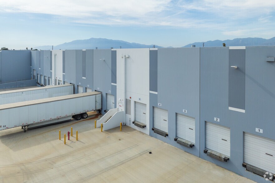 Washington Ave, San Bernardino, CA à louer - Photo du bâtiment - Image 2 de 4