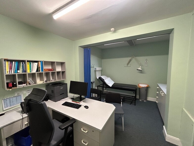 66-70 Springfield Rd, Belfast for sale - Building Photo - Image 3 of 6