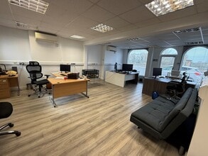 81-82 Portsmouth Rd, Surbiton à louer Photo intérieure- Image 2 de 3