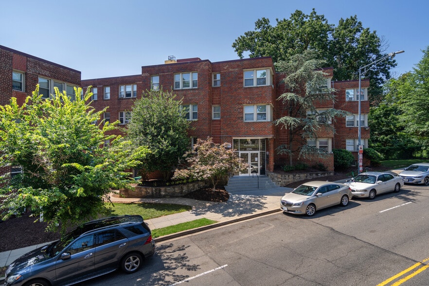 2315-2321 Lincoln Rd NE, Washington, DC for sale - Building Photo - Image 1 of 12